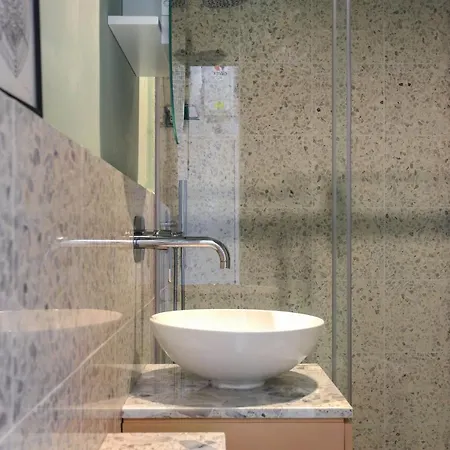 Retro Designer 1 Bedroom Apt In Cottonera New